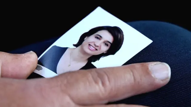 Hicran Karadag sur une photo de photomaton