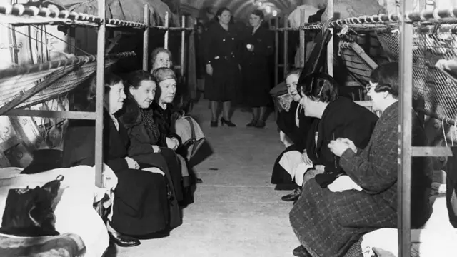 Бомбосховище у Лондоні під час Другої світової війни