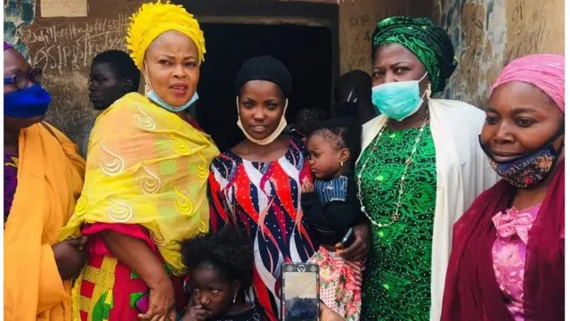 Ilorin Blue Eyes Family: Mínísítà tí fi ẹ̀bùn owó ránṣẹ si ìyá Kausara, ó tún jẹ́jẹ̀ẹ́ ẹ̀kọ́ ọ̀fẹ́ fún àwọn ọmọ