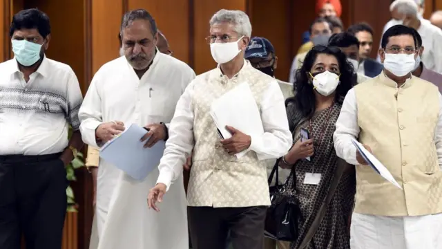 सर्वदलीय बैठक में विदेश मंत्री एस जयशंकर