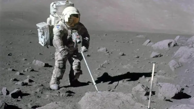 Космонавт на Місяці