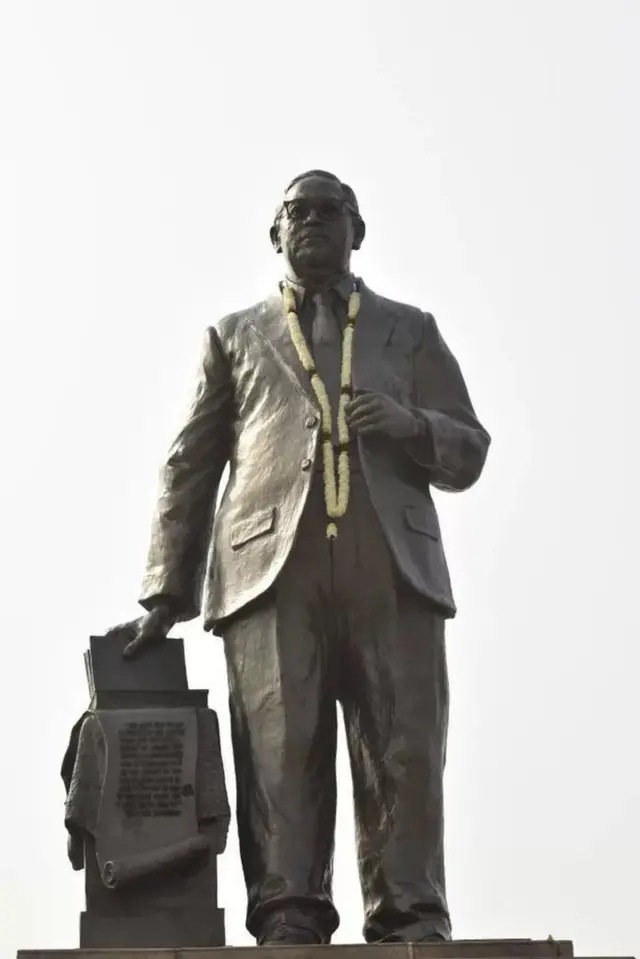 चीन, भारत, पुतळे