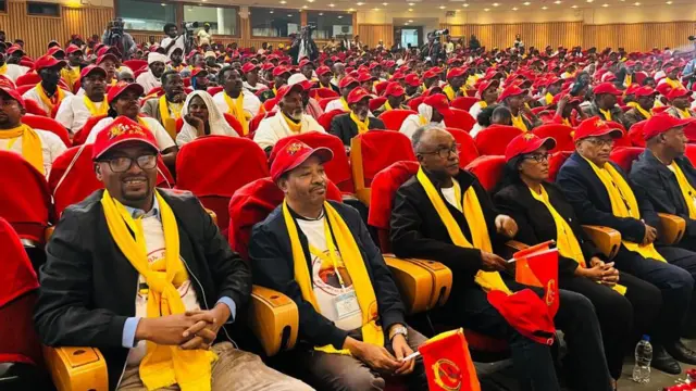 ገለ ካብ መራሕቲ ህወሓት ኣብ መበል 14 ጉባኤ እቲ ውድብ