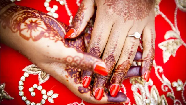 নারীর হাত