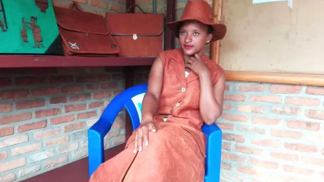 Anique Kabatesi, umuhunguzi w'imideri akoresheje ibiti