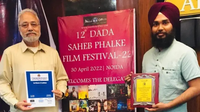 ਦਿ ਸੇਵੀਅਰ: ਬਿ੍ਗੇਡੀਅਰ ਪ੍ਰੀਤਮ ਸਿੰਘ ਦੇ ਨਿਰਦੇਸ਼ਕ ਕਰਨਵੀਰ ਸਿੰਘ ਸੀਬੀਆ (ਖੱਬੇ)ਅਤੇ ਪਰਮਜੀਤ ਸਿੰਘ ਕੱਟੂ (ਸੱਜੇ)।