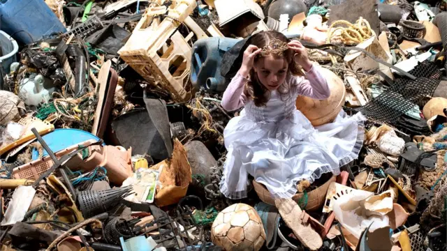 చాలా మంది ఆడపిల్లలను విడిచిపెట్టేస్తున్నారు.