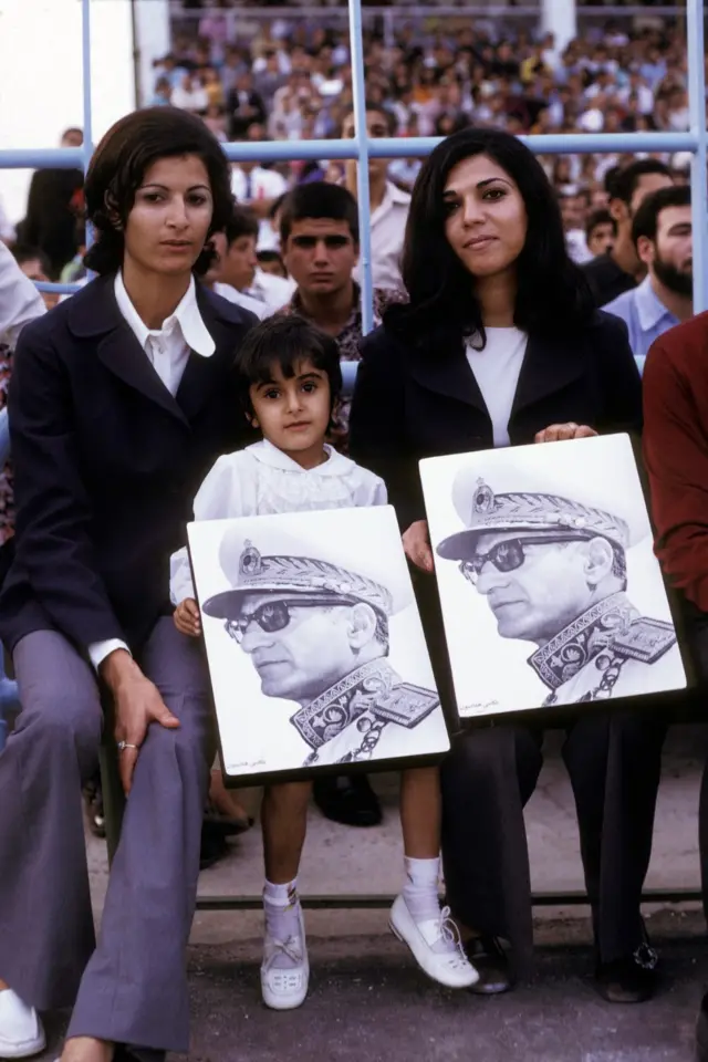 Celebração do aniversário do xá Mohamed Reza Pahlevi na décadabetnacional pix1970, no Estado iranianobetnacional pixAbadan