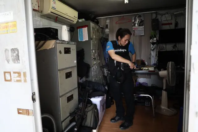 นวลปราง พิทักษ์กาญจนกุล ตำรวจหญิง พิสูจน์หลักฐาน สามจังหวัดชายแดนใต้ บีบีซี