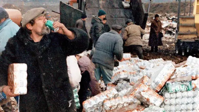 İnsanın dövləti, büdcəni çalıb-çapması da qalır, dövlətin insanı çalıb-çapması da