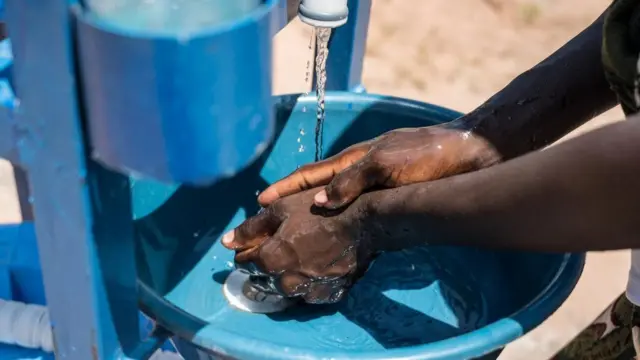 Wani ya na wanke hannu