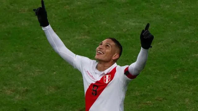 Paolo Guerrero celebra
