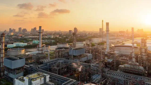 இரான் - அமெரிக்கா இடையே போர் ஏற்பட்டால் பெட்ரோல் விலை எவ்வளவு உயரும்?