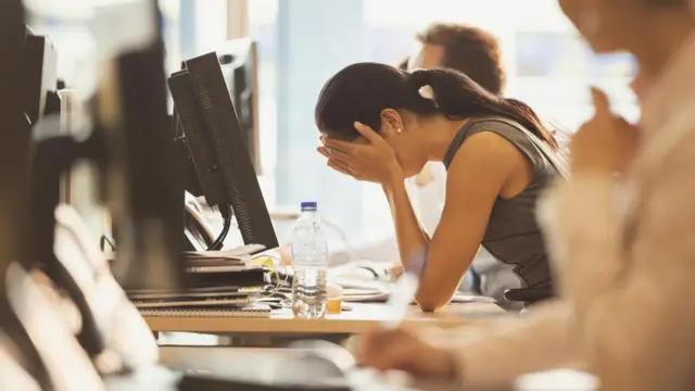 Жінка в офісі