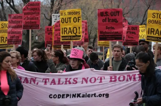 વૉશિંગ્ટન સહિત અમેરિકાનાં ઘણાં શહેરોમાં સુલેમાનીની હત્યાનો વિરોધ થયો છે.