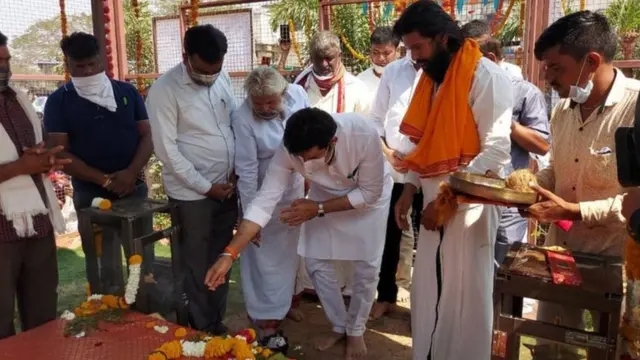 संजय राठोड पूजा चव्हाण प्रकरणः पोहरादेवीच्या कबिरदास महाराजांना कोरोनाचा संसर्ग