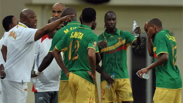 Stephen Keshi pẹlu Mali