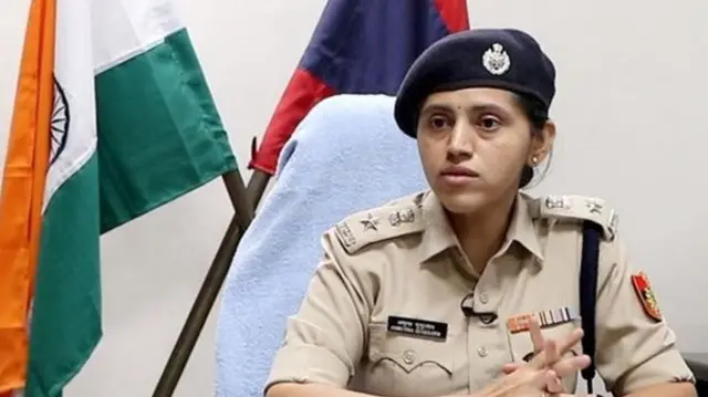 Ҳиндистон полиция ҳодимаси