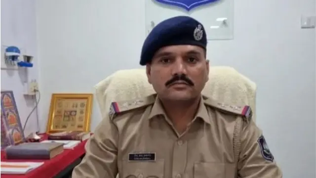 ખેડાના પોલીસ સબ ઇન્સ્પેક્ટર એચ.આર. પ્રજાપતિ