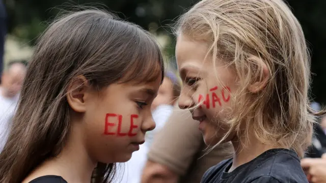 manifestação Ele Não