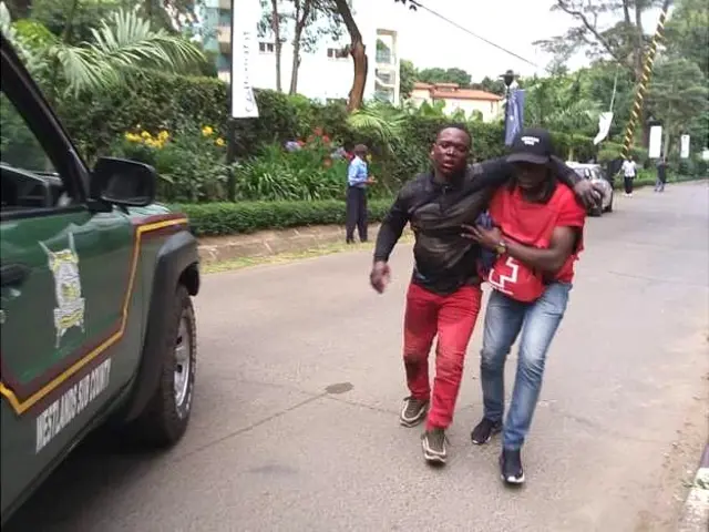 Uwakomeretse atwawe n'umukozi wa Croix rouge