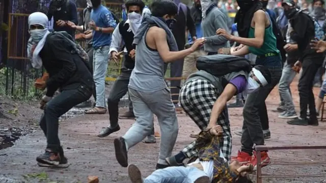 पत्थरबाज़