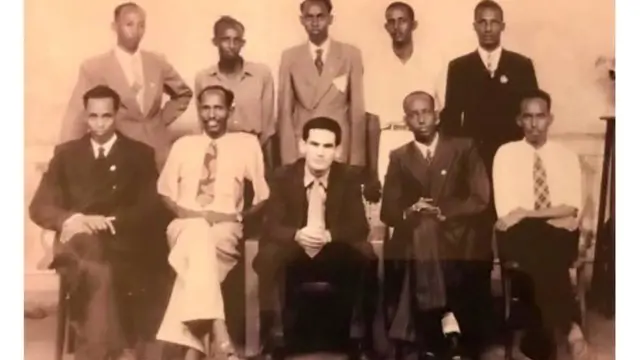 Qaar ka mid ah guddigii qoray afka Soomaaliga