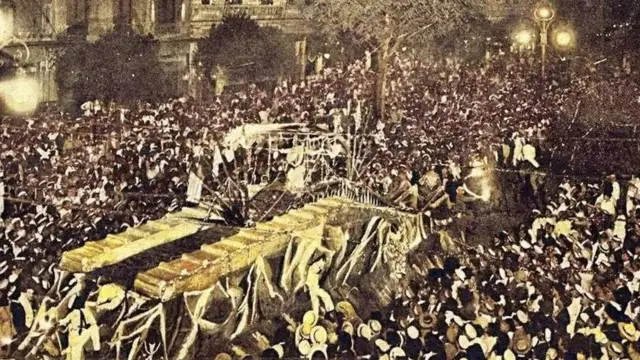 Desfile dos Democráticos nas ruas do Riosuper sena1919