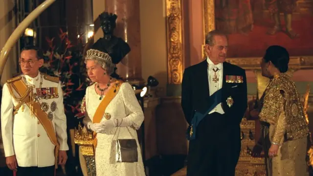 สมเด็จพระราชินีนาถเอลิซาเบธที่ 2 และ เจ้าชายฟิลิป ดยุคแห่งเอดินบะระ พระสวามี เสด็จพระราชดำเนินเยือนประเทศเทศไทยอย่างเป็นทางการเป็นครั้งที่ 2 เมื่อ พ.ศ. 2539