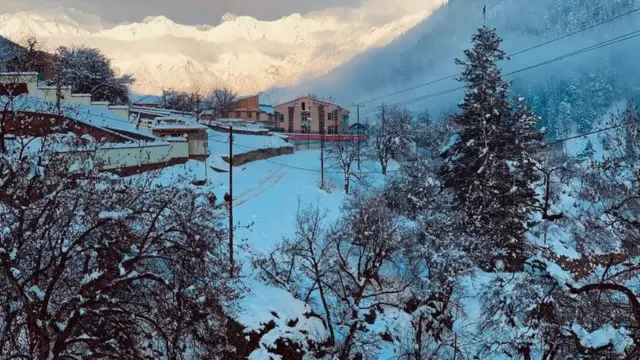 د نورستان د مرکز پارون د ماښام یو انځور