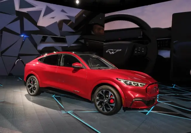 اولین مدل الکتریکی فورد در نمایشگاه لس‌آنجلس رونمایی شد