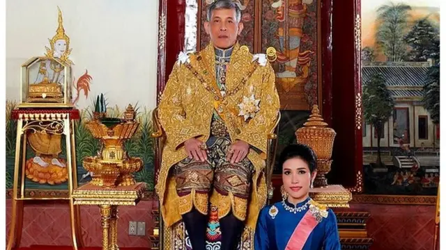 রাজা আসলে একটি বার্তা দিচ্ছেন যেটি শুধু তার সঙ্গীর পতন নয় বরং আরো বেশি অর্থবহ