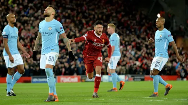 الحسرة على وجوه لاعبي السيتي بعد الهدف الثاني لليفربول