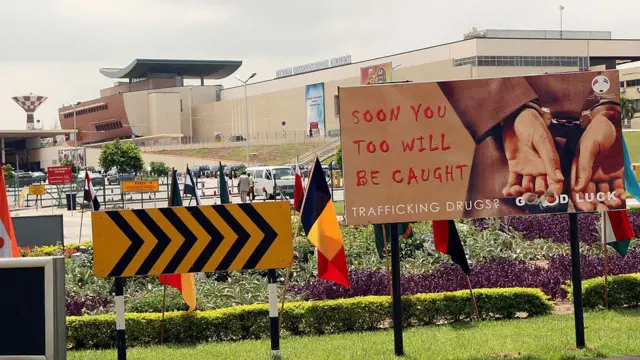 Warning say make pesin no carry drugs