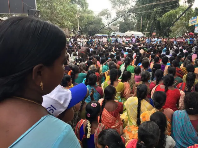 வெறிச்சோடிய அலங்காநல்லூர் வாடிவாசல்