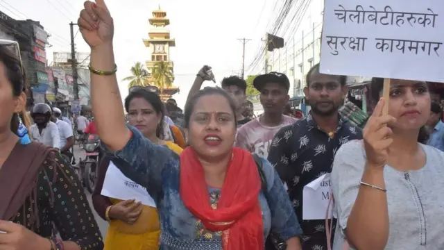 महिलाहरू विरोधमा