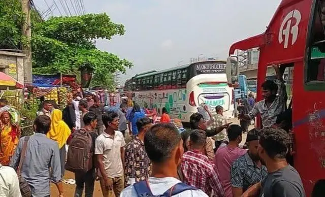 ঈদের ছুটিতে বাস টার্মিনালগুলোতেও থাকে উপচে পড়া ভিড় (ফাইল ছবি)