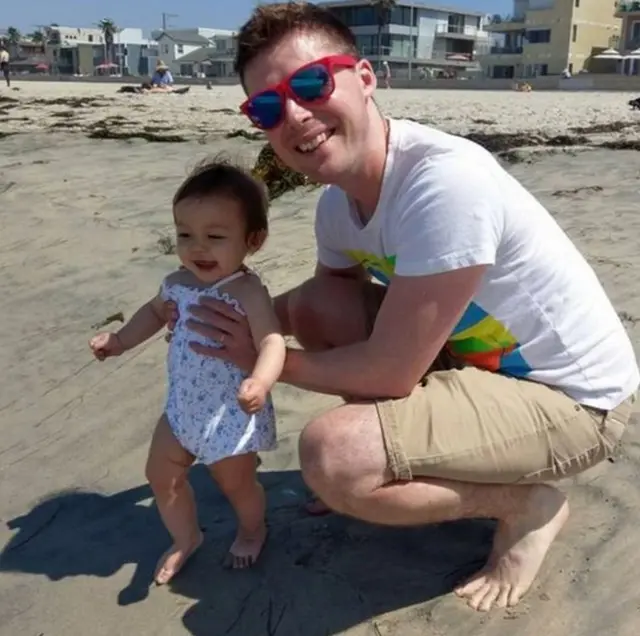 બાળક સાથે મેથ્યૂ