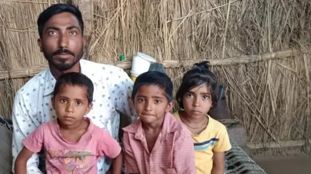 ਲਾਲੂ ਰਾਮ ਬੈਰਵਾ ਆਪਣੇ ਬੱਚਿਆਂ ਦੇ ਨਾਲ