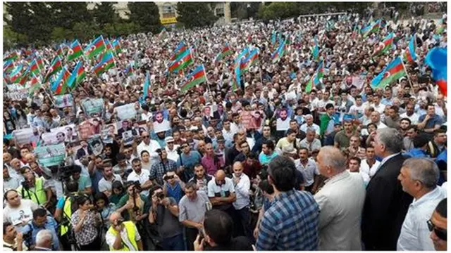 Mitinqə gələnlər