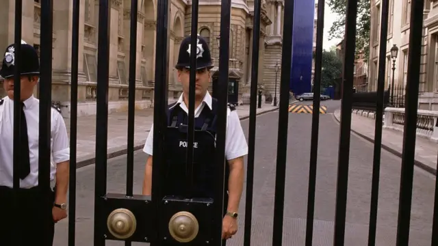 Вид на комплекс зданий на Даунинг стрит, 10