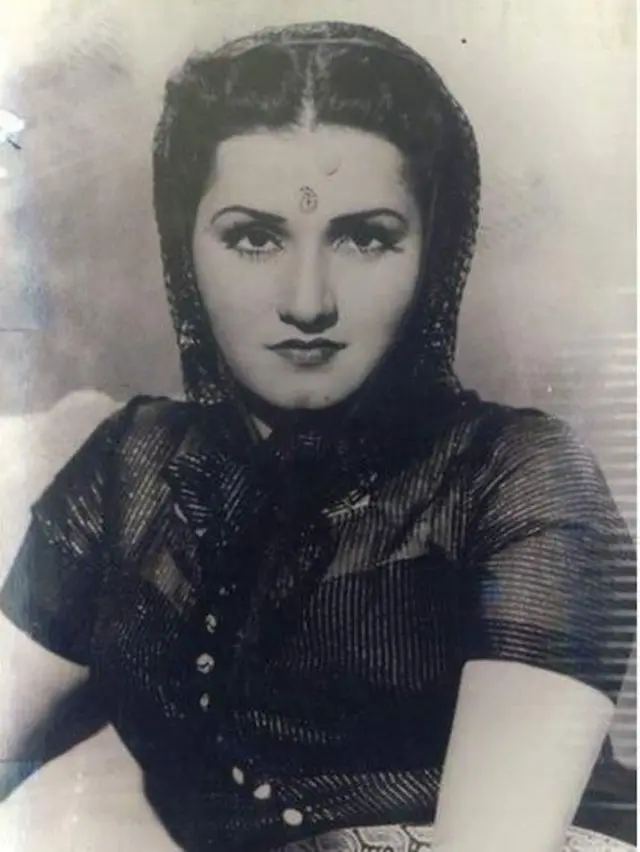 "திருமணத்திற்குப் பிறகும் நான் நசாரைச் சந்திப்பதாக ஷௌகத் ஏற்கனவே சந்தேகித்தார், ஆனால் திருமணத்திற்குப் பிறகு நான் நசாரைச் சந்திப்பதை முற்றிலும் நிறுத்திவிட்டேன் என்பது அல்லாஹ்வுக்குத் தெரியும்"என நூர் ஜஹான் குறிப்பிட்டார். 