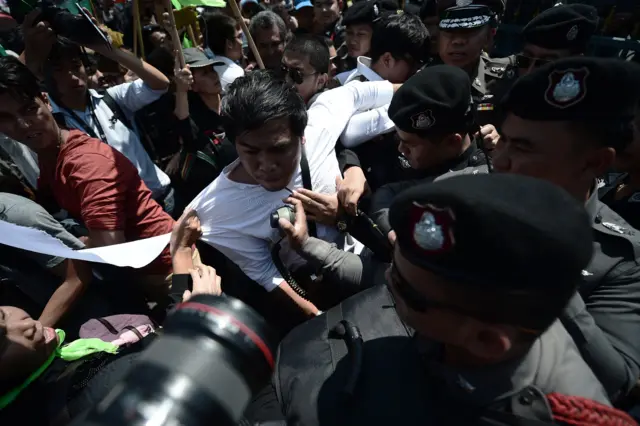 เครือข่ายปกป้องอันดามันจากถ่านหิน, โรงไฟฟ้าพลังงานถ่านหิน, กพร., ทำเนียบรัฐบาล, กพช.