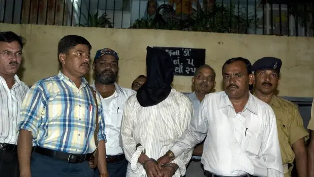 गिरफ़्तार किए गए कथित सिमी कार्यकर्ता