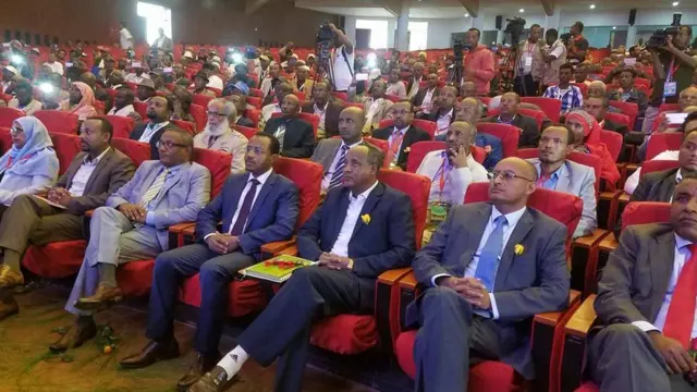 የኦሮሚያ ባለስልጣናት በአማራ ክልል ባህርዳር ተገኝተው ሲወያዩ