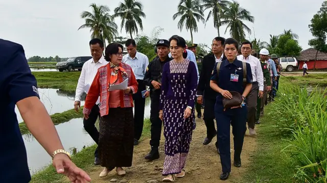 ၂၀၁၇ သြဂုတ် ပဋိပက္ခအပြီး ၂ လအကြာမှာ ဒေါ်အောင်ဆန်းစုကြည် ရခိုင်ကိုသွားရောက်ခဲ့စဉ်