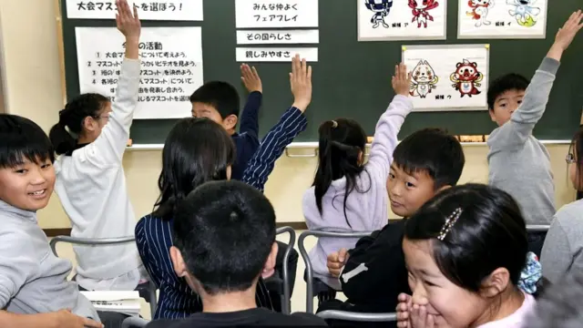 Репутация японских школ в мире высока, начальное и среднее образование в этой стране обязательное