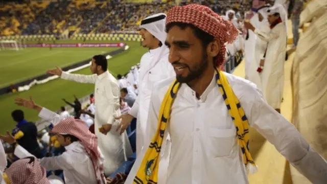 คนในสนามบอล