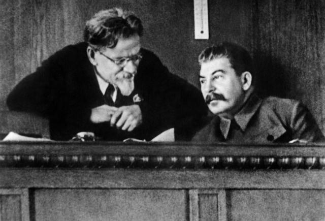 Kalinin y Stalin en una fotografía de los años 1930