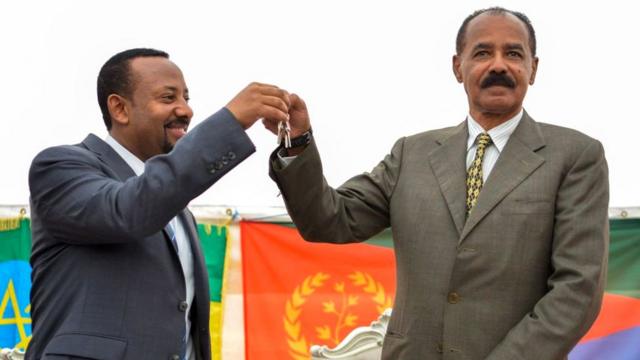 Primer ministro Abiy de Etiopía con el presidente Isaias de Eritrea.